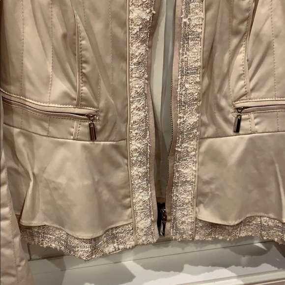 Blazer - Picture 6 of 7